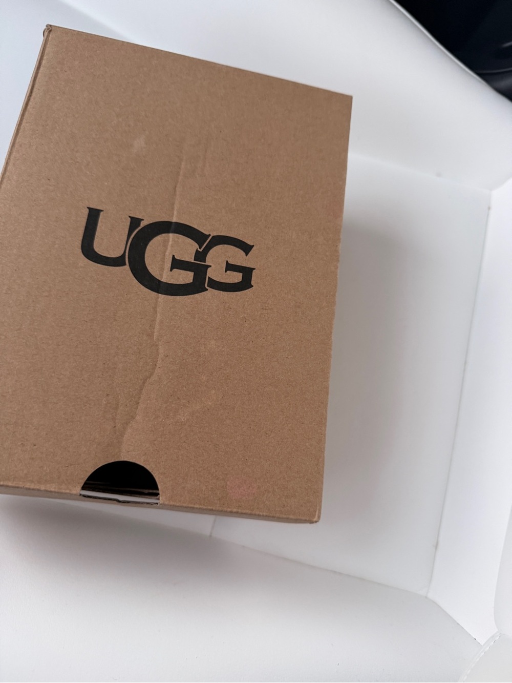 UGGS - Picture 4 of 5